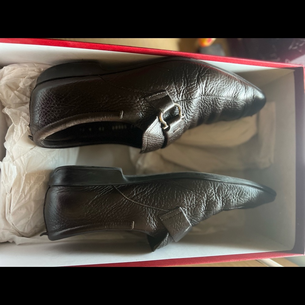 beautiful used Feragamo mens dress shoes in box